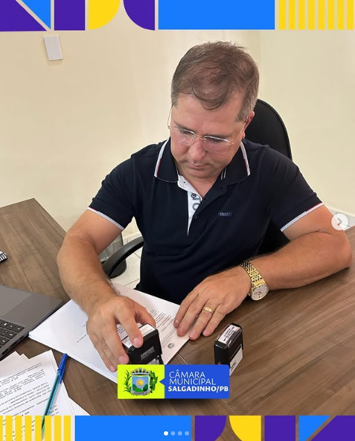 Presidente Leudo Almeida assina projetos e requerimentos aprovados na sessão ordinária!